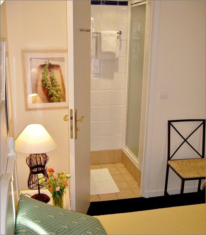 Hotel Riviera Beaulieu-sur-Mer Quarto foto